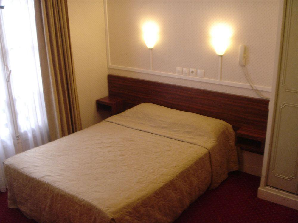 פריז Hotel Des 3 Nations מראה חיצוני תמונה