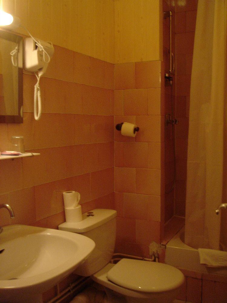 פריז Hotel Des 3 Nations מראה חיצוני תמונה
