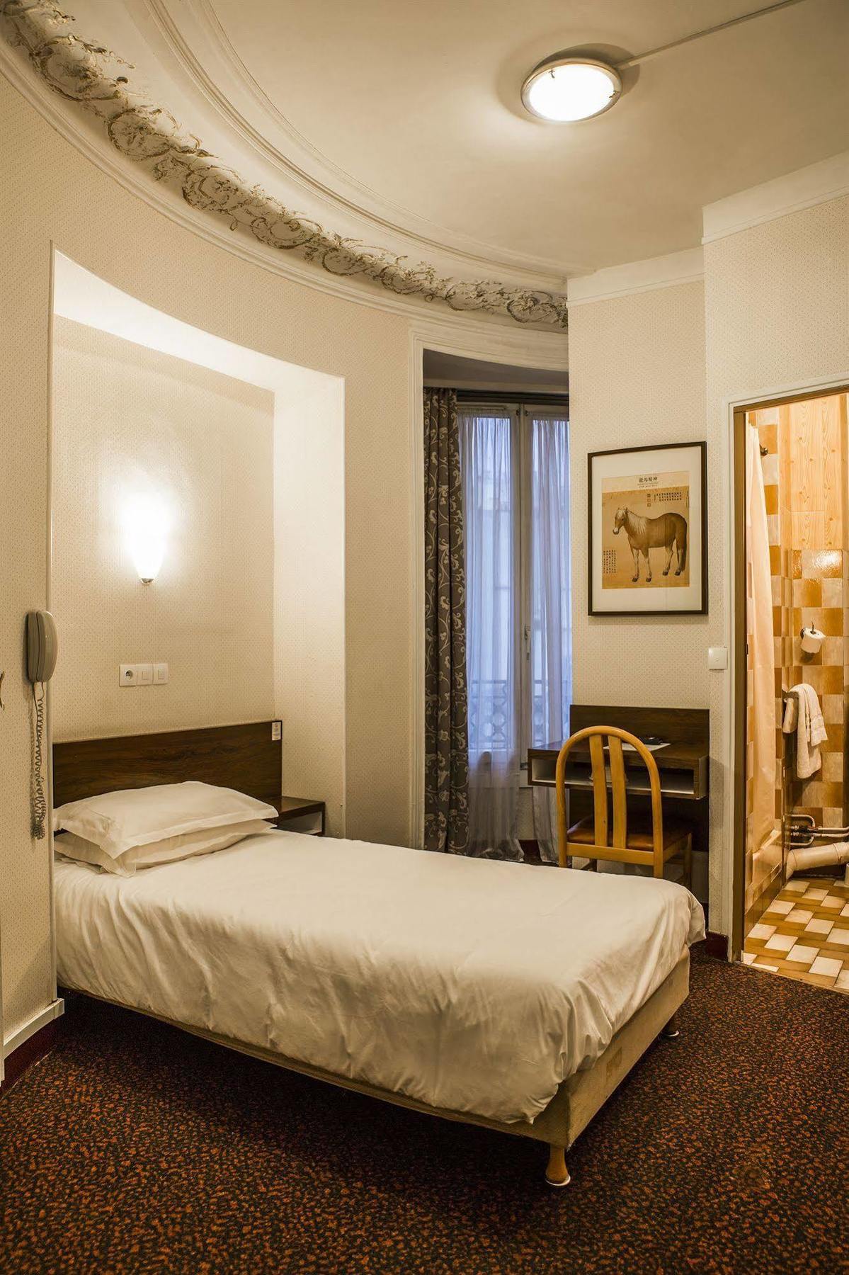 פריז Hotel Des 3 Nations מראה חיצוני תמונה