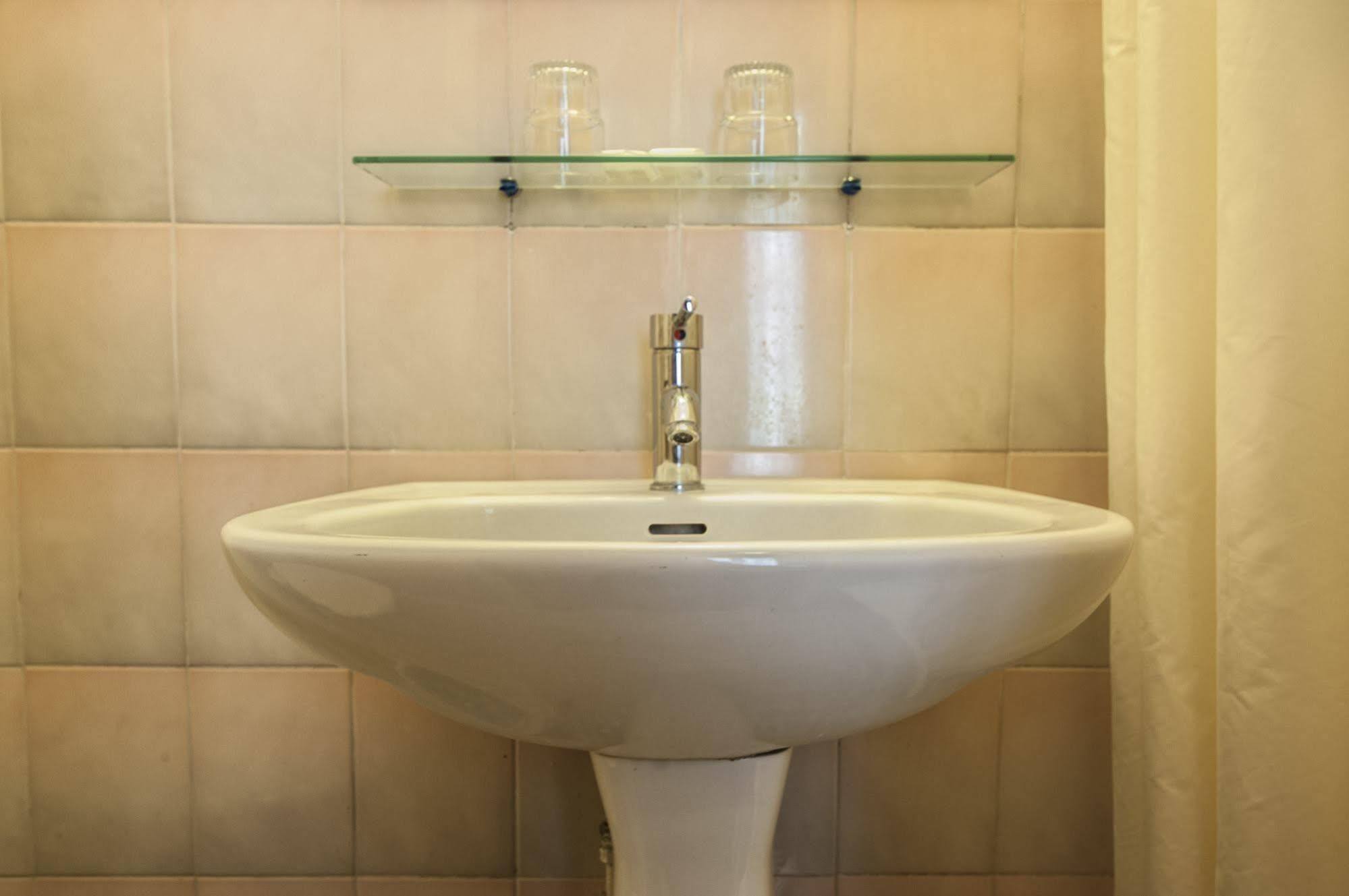 פריז Hotel Des 3 Nations מראה חיצוני תמונה