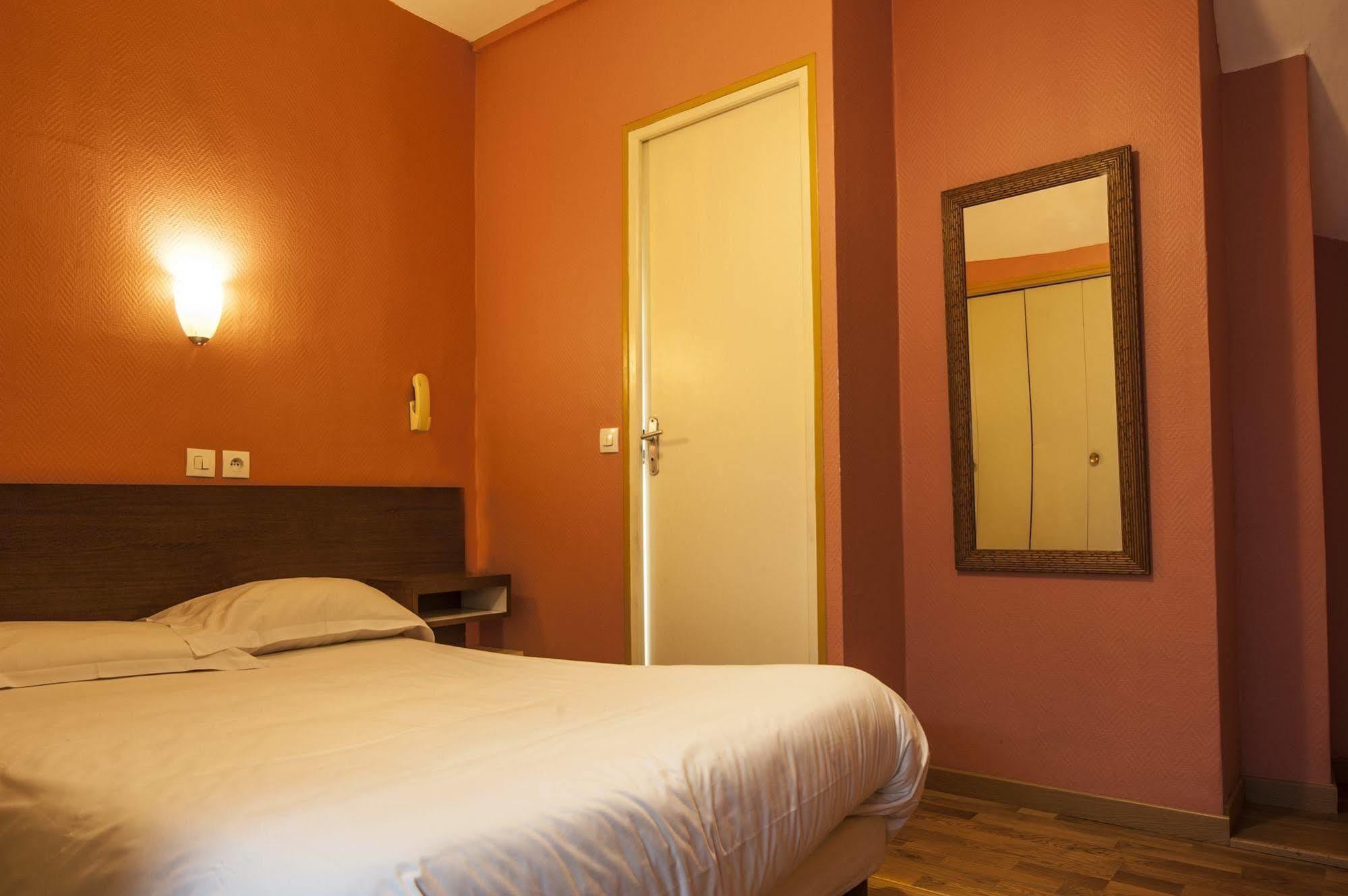 פריז Hotel Des 3 Nations מראה חיצוני תמונה