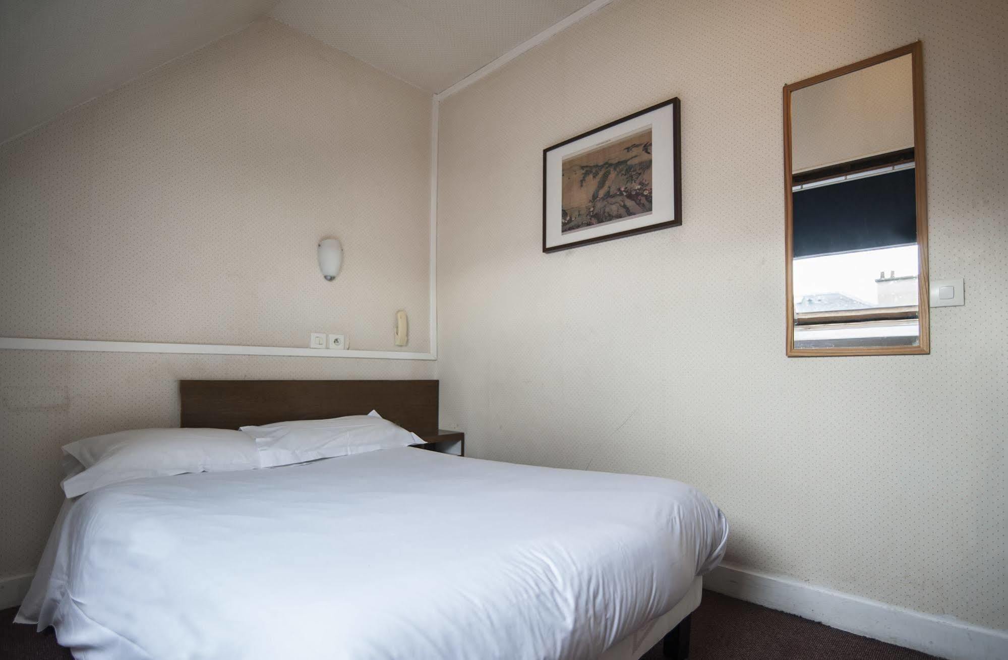 פריז Hotel Des 3 Nations מראה חיצוני תמונה